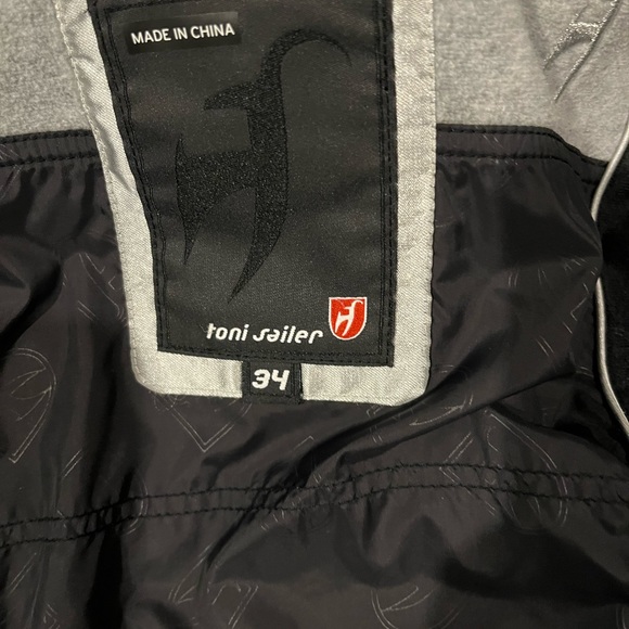 Ski jacket Tony Sailer size 34 (XS)_ like new_ 400$ - Picture 3 of 4